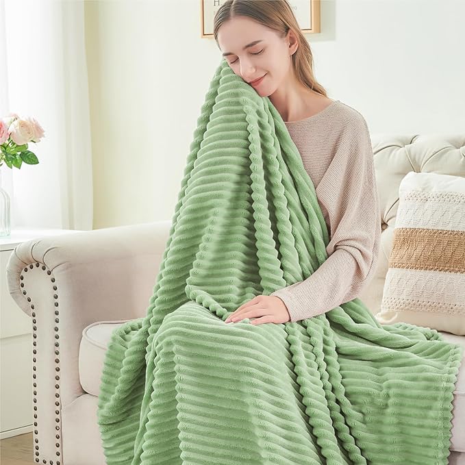 BEDELITE Fleece Throw Blanket for Couch – 3D Ribbed Jacquard Soft and Warm Decorative Fuzzy Blanket – Cozy, Fluffy, Plush Lightweight Sage Green Throw Blankets for Bed, Sofa, 50x60 inches
