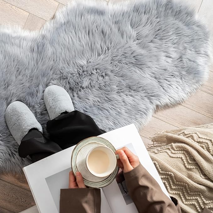MIULEE Luxury Super Soft Fluffy Area Rug Faux Fur Sheepskin Rug Decorative Plush Shaggy Carpet for Bedside Sofa Floor Nursery 3 x 5 Feet, Grey