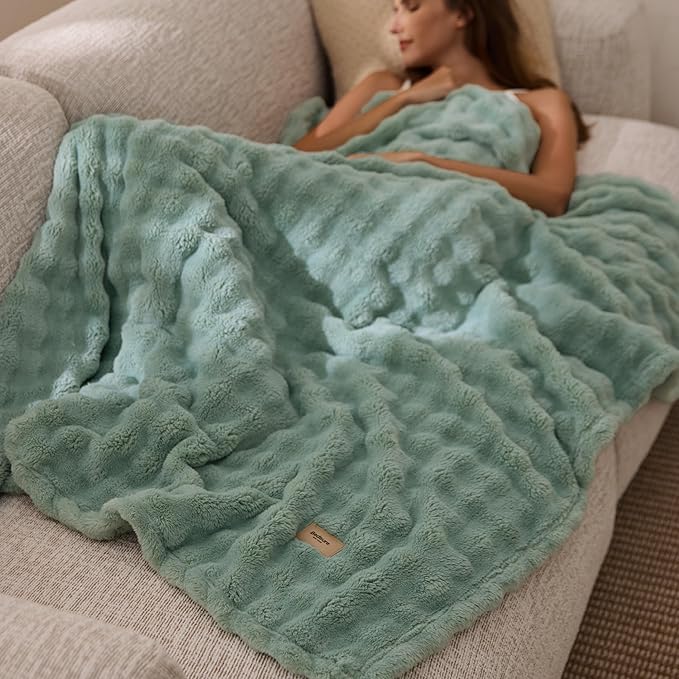 Bedsure 3D Fleece Bubble Blanket for Couch - GentleSoft Green Twin Blanket for Sofa Bed Room Decor - Luxury Soft Cozy Gifts for Kids, Lightweight, All Seasons, Sage Green, 60"×80"