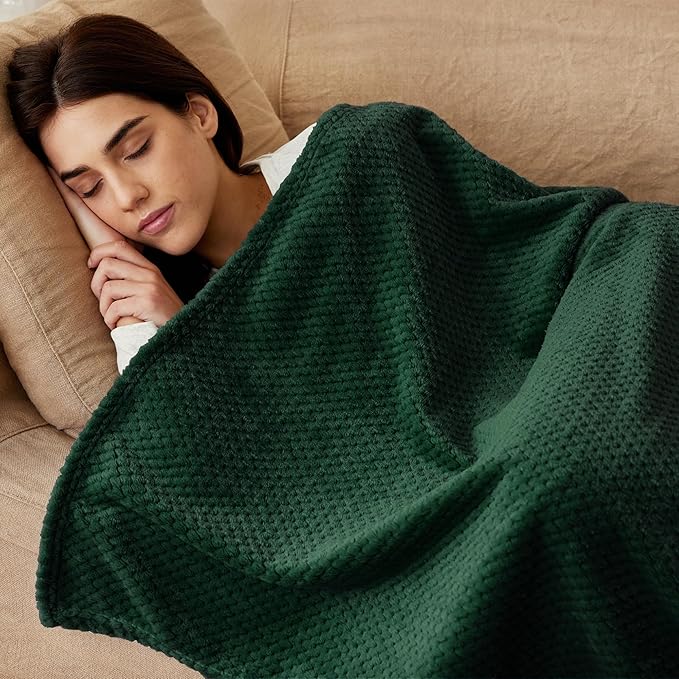 Exclusivo Mezcla Fleece Bed Blanket Twin Size, Super Soft and Warm Blankets for Couch, Sofa and Bed Waffle Textured, Cozy, Fuzzy and Lightweight (Forest Green, 90x66 Inches)