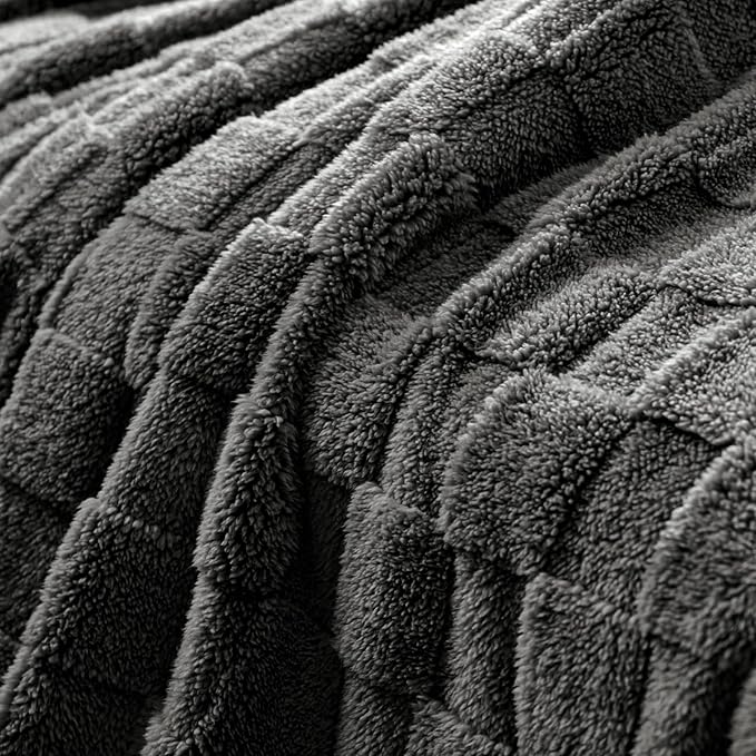 Exclusivo Mezcla Fleece Throw Blanket for Couch,Super Soft and Warm Lightweight Checkered Pattern Blankets for All Seasons, 50x60 Inches, Dark Grey