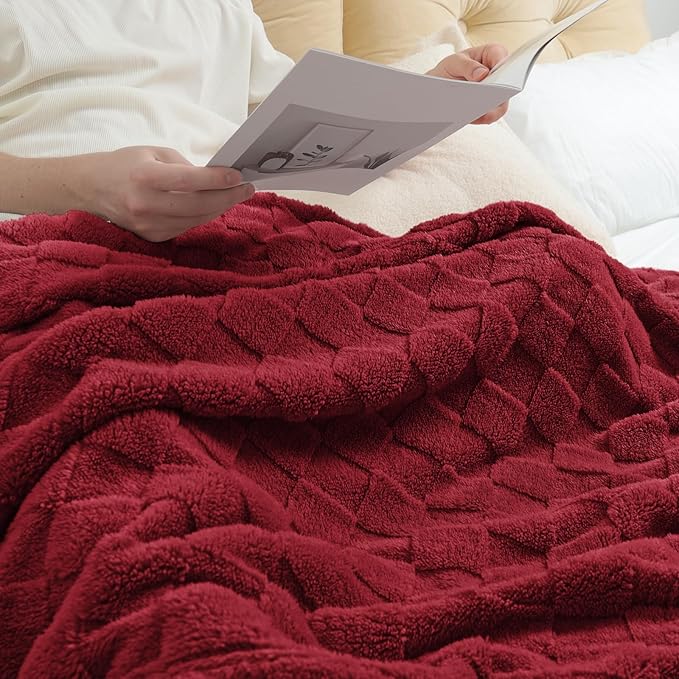 Exclusivo Mezcla Fleece Throw Blanket for Couch,Super Soft and Warm Lightweight Checkered Pattern Blankets for All Seasons, 50x60 Inches, Deep Red