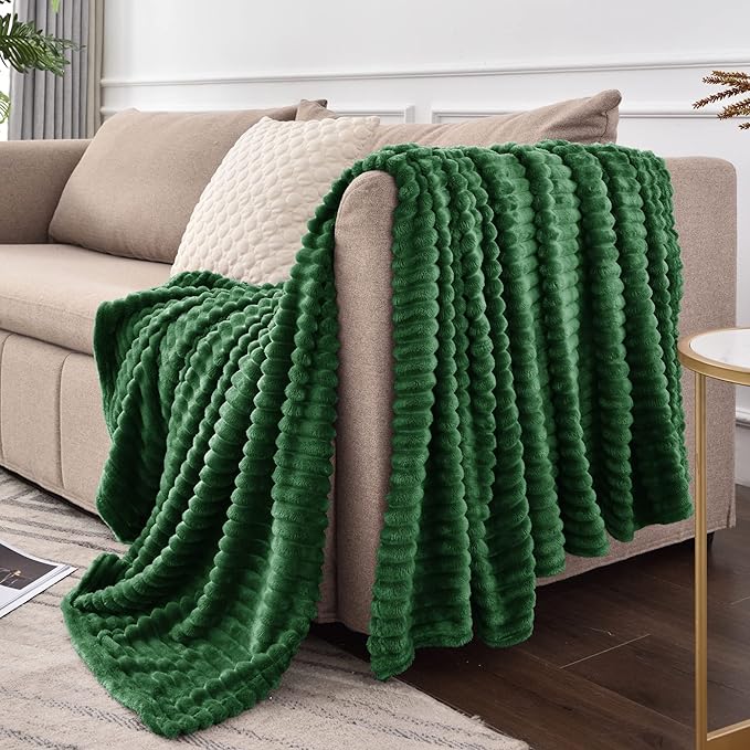 BEDELITE Fleece Blanket Queen Size – 3D Ribbed Jacquard Soft and Warm Decorative Fuzzy Blankets – Cozy, Fluffy, Plush Lightweight Throw Blankets for Couch, Bed, Sofa(Green, 90x90 inches)