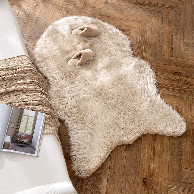 MIULEE Luxury Super Soft Fluffy Area Rug Faux Fur Plush Large Sheepskin Rug Decorative Shaggy Carpet for Bedside Sofa Floor Nursery 3 x 5 Feet, Beige