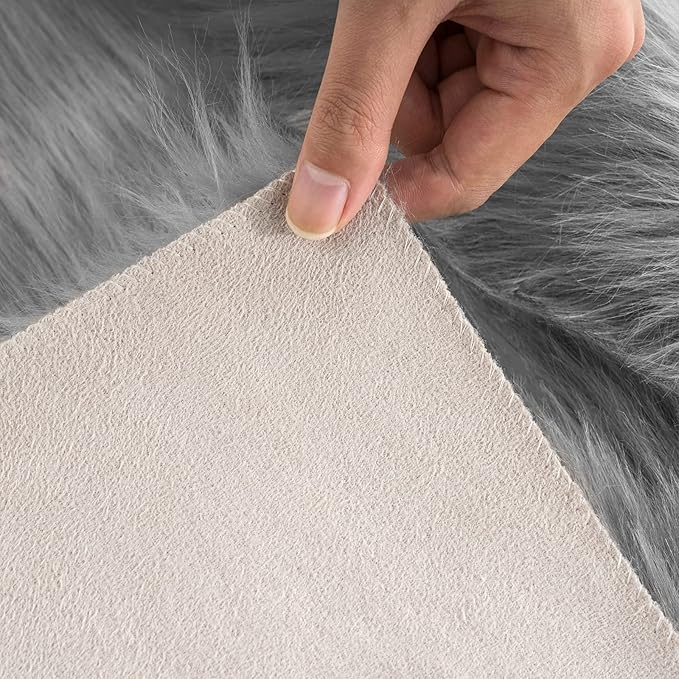 Ciicool Faux Fur Rug Grey Fluffy Area Rugs for Bedroom, Thick Fuzzy Shag Rug Furry Bedside Nursery Rug for Living Room Plush Indoor Floor Carpet for Kids Room Teen Dorm, 3x5 ft