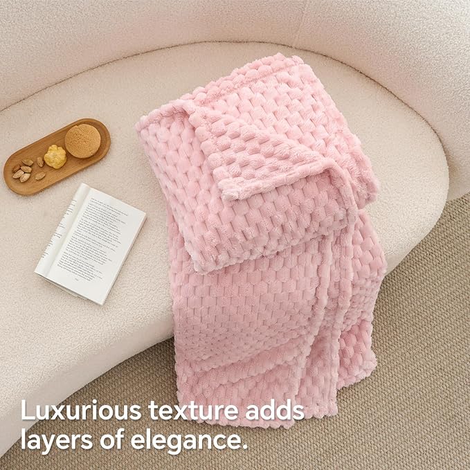 BEDELITE Fleece Blanket - 3D Jacquard Decorative Pink Throw Blankets for Women's Couch & Bed, Soft and Cozy Warm Plush Fluffy Blanket, Cute Birthday Gift for Women, 50x70 Inches
