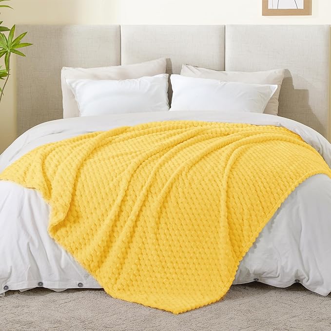 BEDELITE Fleece Blanket - 3D Jacquard Decorative Light Yellow Twin Blankets for Couch & Bed, Soft and Cozy Warm Plush Fluffy Blanket All Seasons Suitable, 60x80Inches