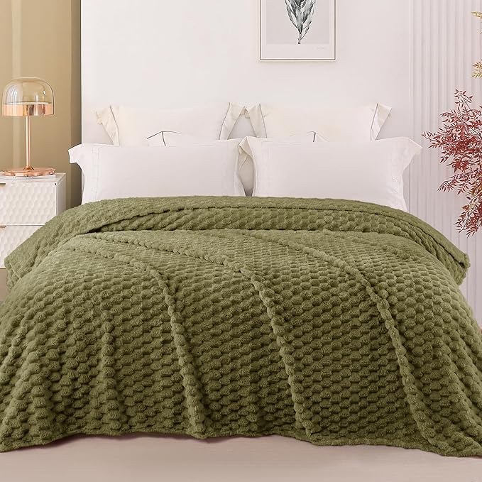 Exclusivo Mezcla Fleece Twin Blanket for Bed, Extra Large Fuzzy Olive Green Bed Blankets, Soft Cozy Plush Sofa Throws for All Seasons, 60x80 Inches