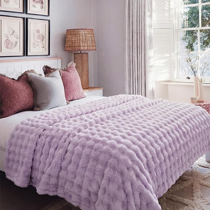Bedsure 3D Fleece Bubble Blanket - GentleSoft Purple Queen Blanket for Bed Sofa Room Decor - Luxury Soft Cozy Gifts for Kids Girls, Lightweight, All Seasons, Light Purple, 90"×90"
