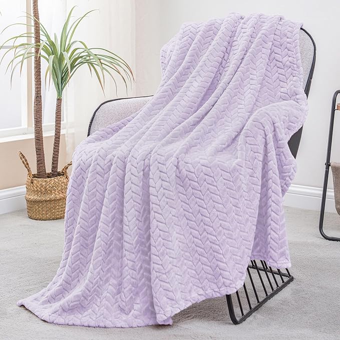 Exclusivo Mezcla Fleece Throw Blanket for Couch and Bed, 50x70 Inches Soft Cozy Jacquard Flannel Blankets, Lightweight Fuzzy Plush Warm Throws for Women, Lilac Purple