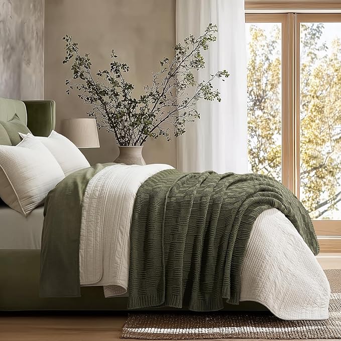 EVERGRACEHOME Modern Checkered Chenille Throw Blanket, Soft Cozy Plaid Knitted Chair Blanket for Sofa Couch, Decorative Knit Throw for Bed and Living Room, Olive Green, 50" x 60"