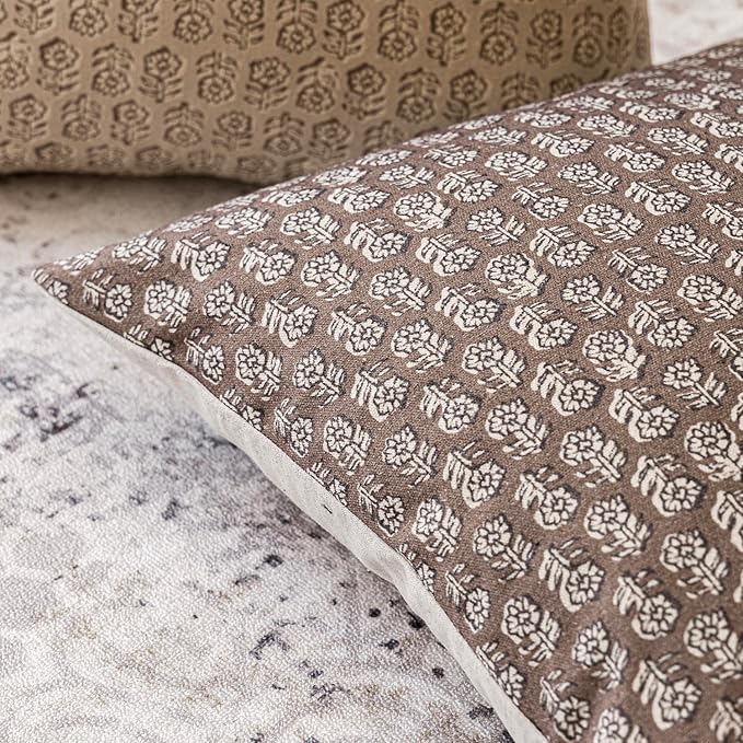 Foindtower Set of 2 Decorative Neutral Floral Print Throw Pillow Covers Vintage Accent Farmhouse Cushion Covers Boho Home Decor for Sofa Couch Chair Bedroom Living Room,24×24 Inch,Brown