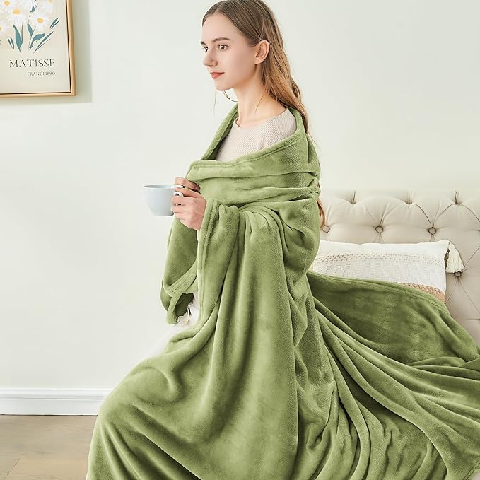 BEDELITE Fleece Blanket Sage Green Throw Blanket for Couch & Bed, Luxury Plush Cozy Fuzzy Blanket 50" x 60", Super Soft Warm Lightweight Throw Blanket for Travel Camping