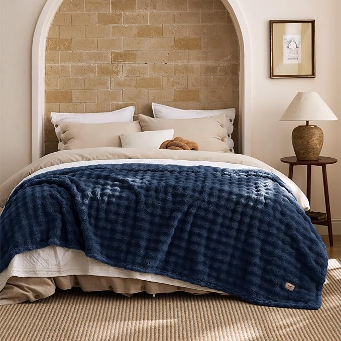 Bedsure 3D Fleece Bubble Blanket - GentleSoft Blue King Blanket for Bed Sofa Room Decor - Luxury Soft Cozy Gifts for Kids Girls, Lightweight, All Seasons, Navy Blue, 108"×90"