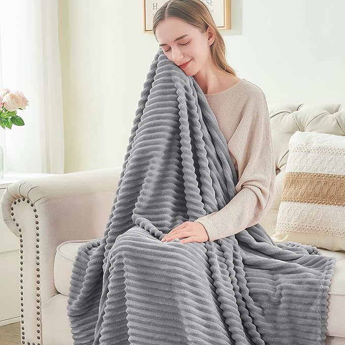 BEDELITE Fleece Blanket King Size – 3D Ribbed Jacquard Soft and Warm Decorative Fuzzy Blankets – Cozy, Fluffy, Plush Lightweight Throw Blankets for Couch, Bed, Sofa(Grey, 108x90 inches)
