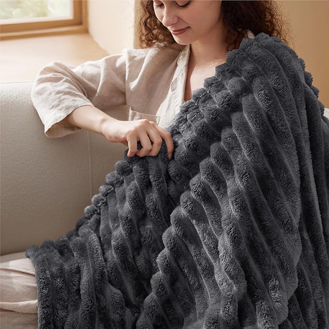 Bedsure GentleSoft Grey Twin Blanket for Bed - Super Soft Cozy Blankets for Women, Cute Large Blanket for Girls, 66x90 Inches