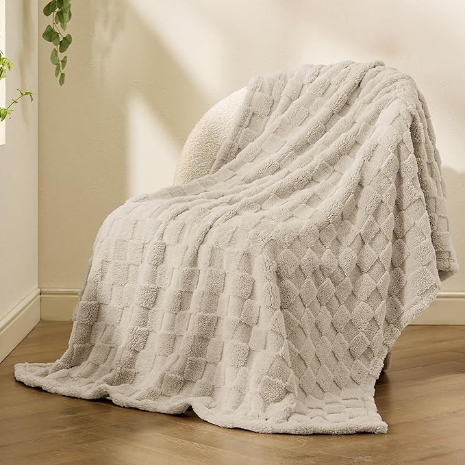 Bedsure GentleSoft Twin XL Blanket for Bed - Super Soft Cozy Fleece Blankets for Kids, Cute Throws for Girls, Dorm Room Essentials for Girls Teens Back to School, Neutral, 66x90 Inches