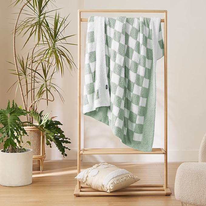 Bedsure GentleSoft Checkered Twin Blanket for Couch - Super Soft Cozy & Warm Knit Throw Blanket, Breathable, Lightweight & Fluffy Plaid Blanket for Bed, Sofa, Gifts for Women Men, Green, 60x80 Inches