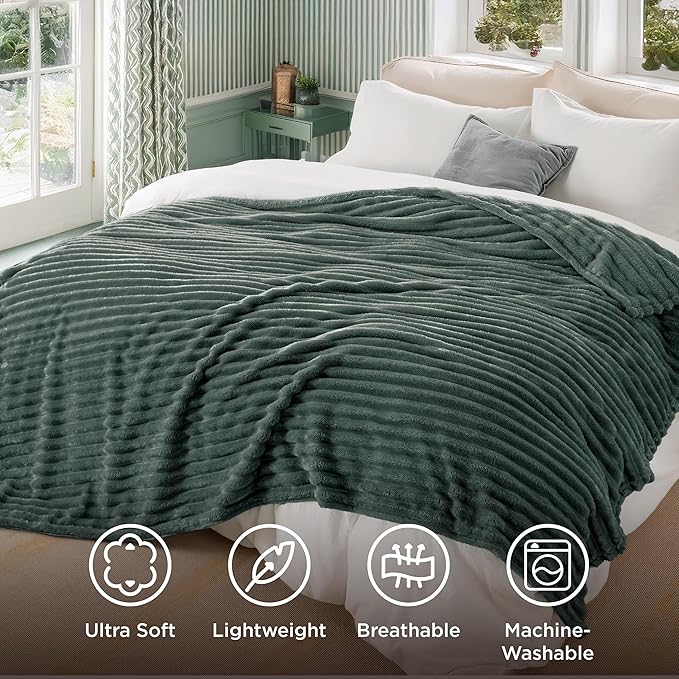 Bedsure GentleSoft Mallard Green California King Size Blanket for Couch - Cozy Soft Blankets for Women, Cute Small Fleece Throws for Girls, Birthday Gifts for Women, 102x96 Inches