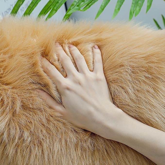 linmopm Faux Fur Rug Sheepskin Shag Fluffy Fuzzy Beige 2x3 ft Small Rugs for Bedroom Bedside Bed Floor Living Room Plush High-Density Cushion Carpet Super Sofa Cover