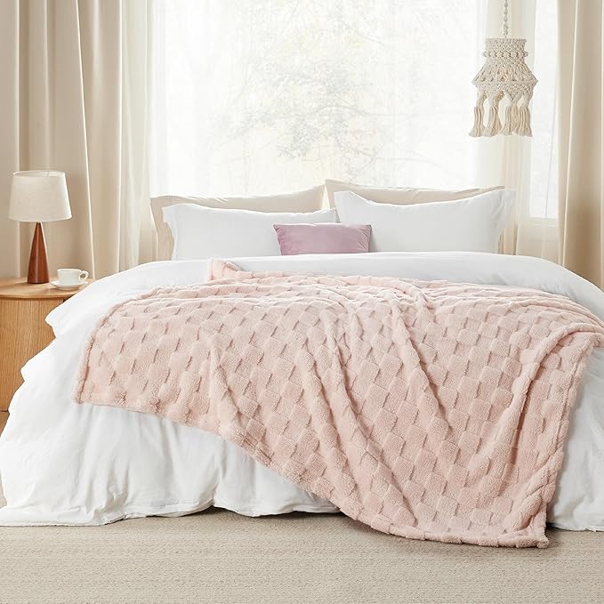 Bedsure GentleSoft Twin Blanket for Bed Light Pink - Super Soft Cozy Blankets for Kids Girls, Cute Fuzzy Fleece Throws for Bedroom Couch, 60x80 Inches
