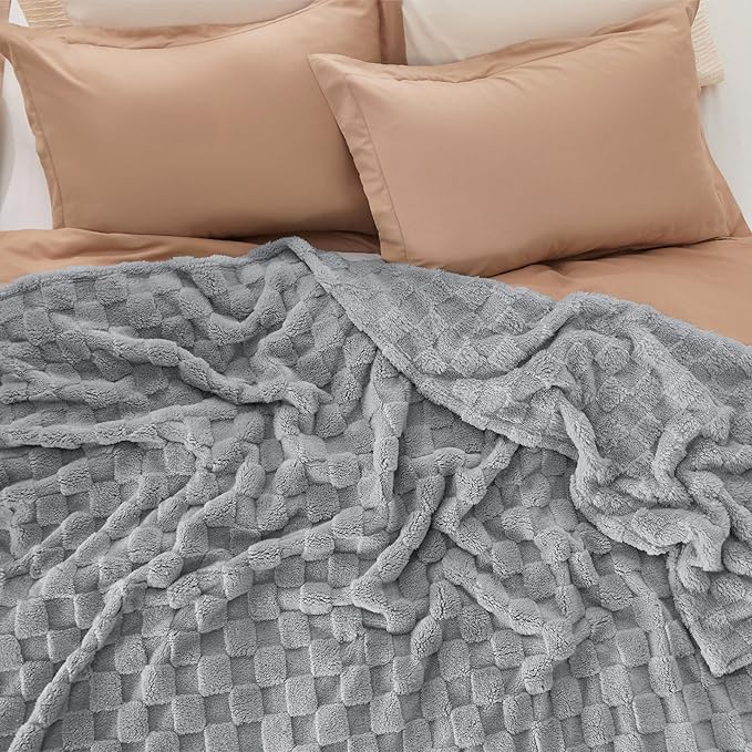 Bedsure GentleSoft King Size Blanket for Bed - Super Soft Cozy Blankets for Kids Girls, Large Fuzzy Fleece Throw for Bedroom Decor, Silver Grey,108x90 Inches