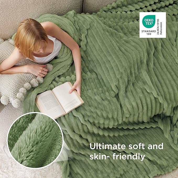 Bedsure GentleSoft Reseda Full Blanket for Couch - Cozy Soft Blankets for Women, Cute Small Fleece Throws for Girls, Birthday Gifts for Women Decor Gifts for Mom, 84x90 Inches