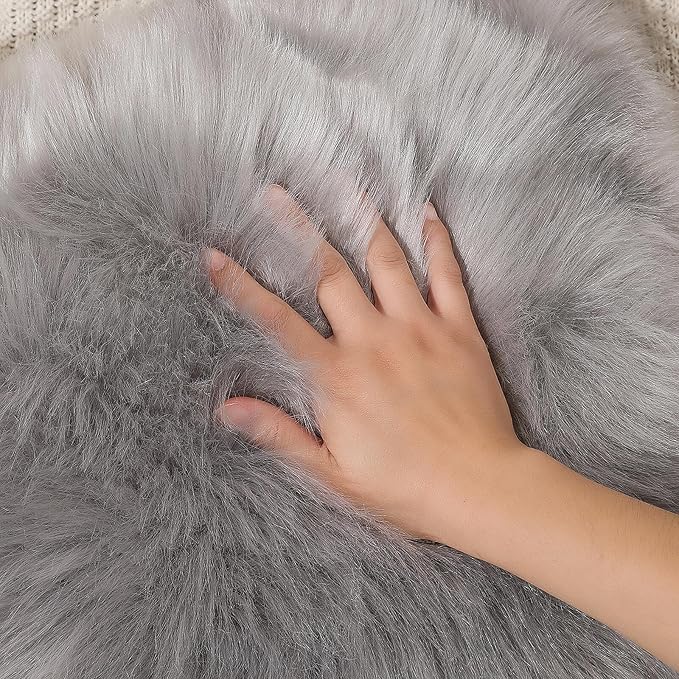 linmopm Faux Fur Rug Sheepskin Shag Fluffy Fuzzy Grey 3x3 ft Rugs for Bedroom Bedside Bed Floor Living Room Plush Round High-Density Cushion Carpet Super Sofa Cover