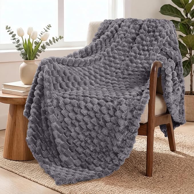 Exclusivo Mezcla Fleece Throw Blanket for Couch, Extra Large Fuzzy Dark Grey Bed Blankets, Soft Cozy Plush Sofa Throws for All Seasons, 50x70 Inches