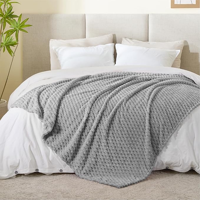 BEDELITE Fleece Blanket - 3D Jacquard Decorative Grey Throw Blankets for Couch & Bed, Soft and Cozy Warm Plush Fluffy Blanket All Seasons Suitable, 50x70Inches