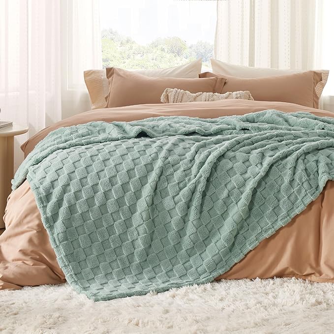 Bedsure GentleSoft Full Size Blankets for Bed - Super Soft Cozy Fleece Spring Blanket for Kids Girls, Large Fuzzy Throws for Bedroom Decor,Sage Green, 84x90 Inches