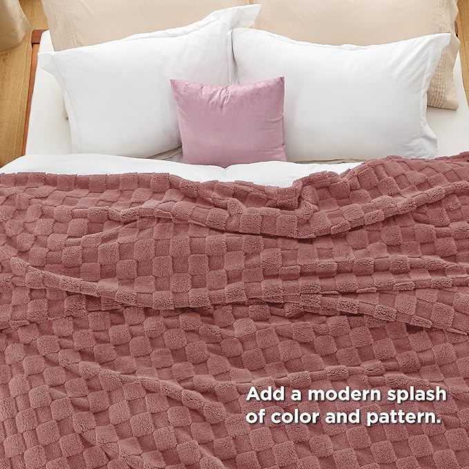 Bedsure GentleSoft King Size Blanket for Bed - Super Soft Cozy Blankets for Women Kids Girls, Large Fuzzy Fleece Throw for Bedroom Decor, Dusty Pink,108x90 Inches