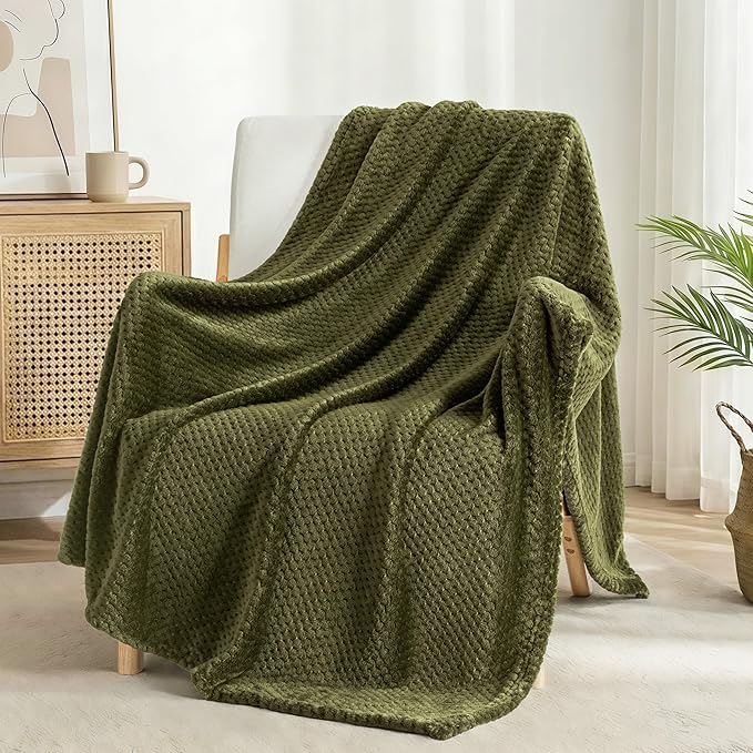 Exclusivo Mezcla Fleece Bed Blanket Twin Size, Super Soft and Warm Blankets for Couch, Sofa and Bed Waffle Textured, Cozy, Fuzzy and Lightweight (Olive Green, 60x80 Inches)