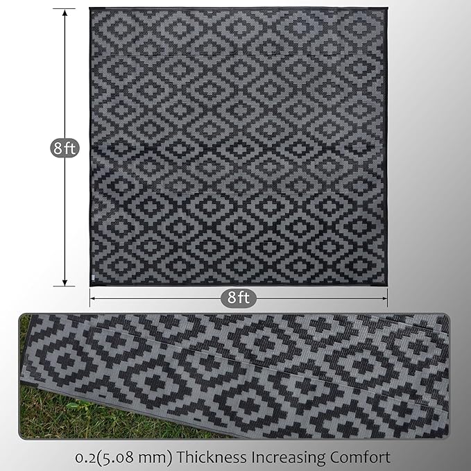 Outdoor Rug, 8 x 8 Ft Reversible Polypropylene in Black and Grey Lattice