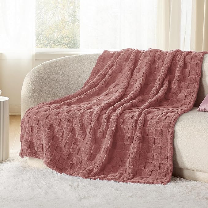 Bedsure GentleSoft Twin Blanket for Bed Dusty Pink - Super Soft Cozy Blankets for Women Kids Girls, Cute Fuzzy Fleece Throws for Bedroom Couch, 60x80 Inches