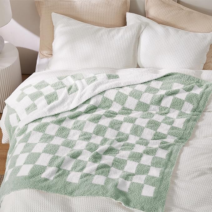 Bedsure GentleSoft Checkered Twin Blanket for Couch - Super Soft Cozy & Warm Knit Throw Blanket, Breathable, Lightweight & Fluffy Plaid Blanket for Bed, Sofa, Gifts for Women Men, Green, 60x80 Inches