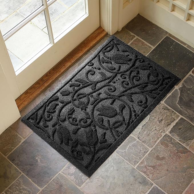 Boho Black Floral Leaves Outdoor Indoor Entrance Doormats, Absorbent Durable Heavy Duty Welcome Front Door Mat,Thick Natural Rubber Back,Easy Clean Entryway Mat 17x30 Inch, Low Profile