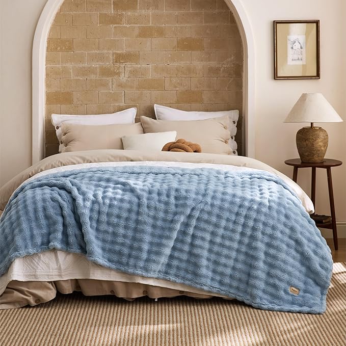 Bedsure 3D Fleece Bubble Blanket - GentleSoft Blue King Blanket for Bed Sofa Room Decor - Luxury Soft Cozy Gifts for Kids Girls, Lightweight, All Seasons, Celestial Blue, 108"×90"