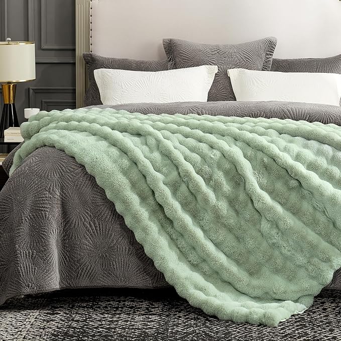 Cozy Bliss Faux Fur Throw Blanket for Couch, Fuzzy Soft Plush Thick Bubble Blanket for Sofa Bedroom Living Room, 50 * 60 Inches Sage Green