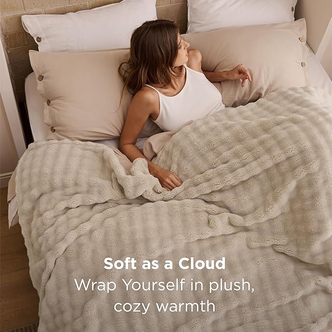 Bedsure 3D Fleece Bubble Blanket - GentleSoft Beige King Blanket for Bed Sofa Room Decor - Luxury Soft Cozy Gifts for Kids Girls, Lightweight, All Seasons, Beige, 108"×90"