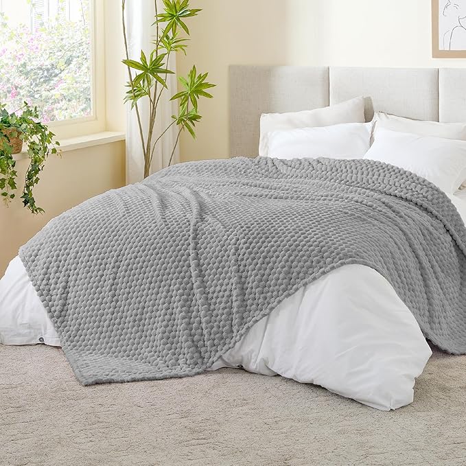 BEDELITE Fleece Blanket - 3D Jacquard Decorative Grey Throw Blankets for Couch & Bed, Soft and Cozy Warm Plush Fluffy Blanket All Seasons Suitable, 50x70Inches