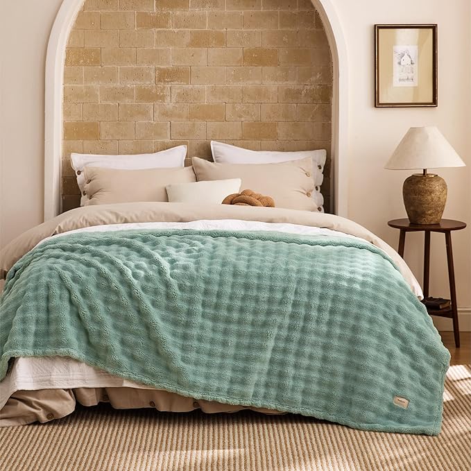 Bedsure 3D Fleece Bubble Blanket - GentleSoft Green King Blanket for Bed Sofa Room Decor - Luxury Soft Cozy Gifts for Kids, Lightweight, All Seasons, Sage Green, 108"×90"