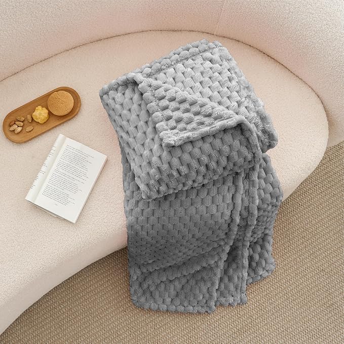 BEDELITE Fleece Throw Blanket for Couch & Bed - 3D Jacquard Decorative Grey Blanket, Super Soft and Cozy Warm Fuzzy Blanket All Seasons Suitable, 50x60Inches