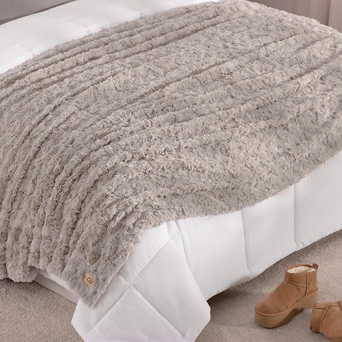 UGG Adalee Faux Fur King Blanket for Bed, Double-Sided Soft Blanket, Warm Large Throw for Couch, Washable California King Bedding, Luxury Bedroom Decor, 110" x 90", Oyster Brown