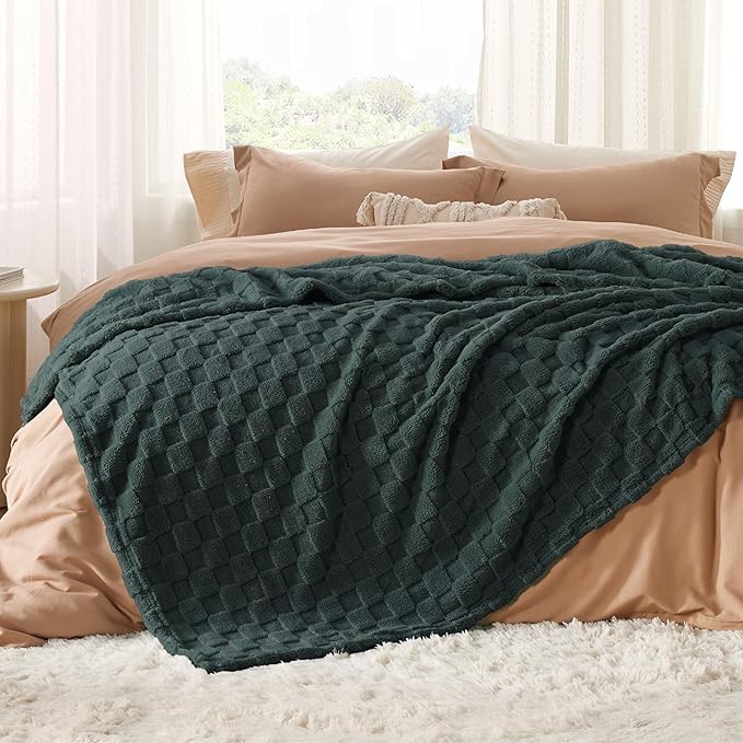 Bedsure GentleSoft King Size Spring Blanket for Bed - Super Soft Cozy Blankets for Kids Girls, Large Fuzzy Fleece Throw for Bedroom Decor, Dark Green,108x90 Inches