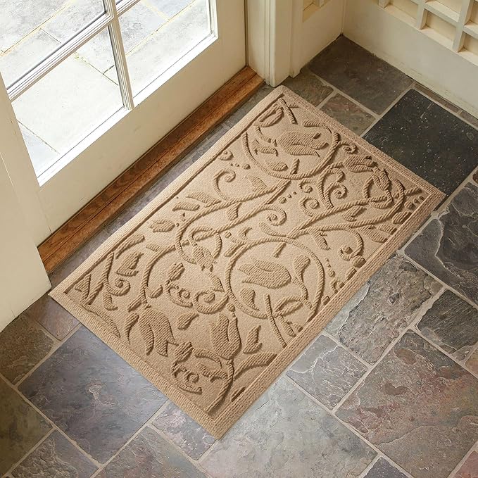 Boho Beige Floral Leaves Outdoor Indoor Entrance Doormats, Absorbent Durable Heavy Duty Welcome Front Door Mat,Thick Natural Rubber Back,Easy Clean Entryway Mat 17x30 Inch, Low Profile