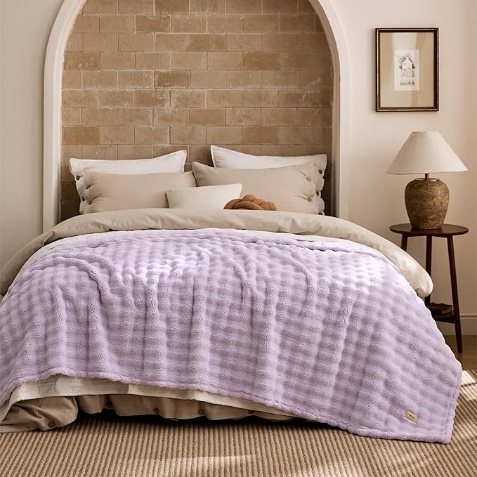 Bedsure 3D Fleece Bubble Blanket - GentleSoft Purple Queen Blanket for Bed Sofa Room Decor - Luxury Soft Cozy Gifts for Kids Girls, Lightweight, All Seasons, Light Purple, 90"×90"