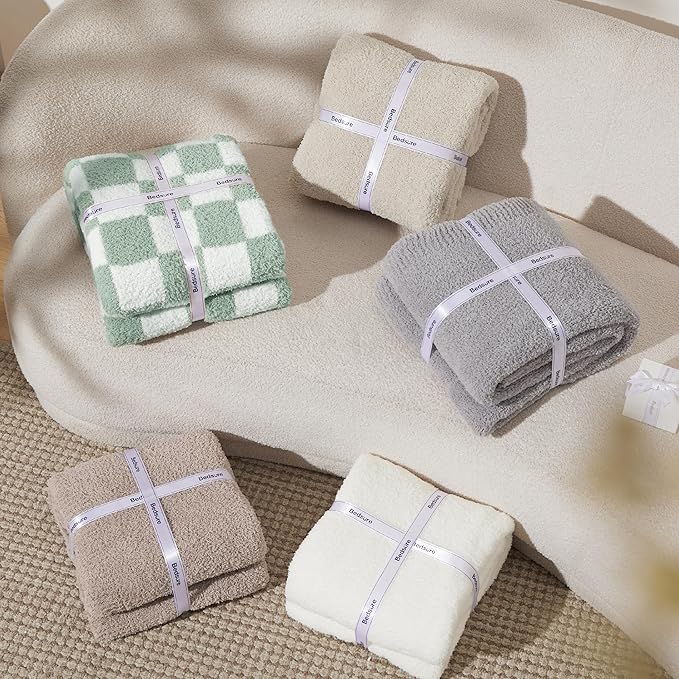 Bedsure GentleSoft Checkered Twin Blanket for Couch - Super Soft Cozy & Warm Knit Throw Blanket, Breathable, Lightweight & Fluffy Plaid Blanket for Bed, Sofa, Gifts for Women Men, Green, 60x80 Inches