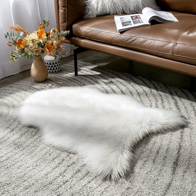MIULEE Luxury Super Soft Fluffy Area Rug Faux Fur Sheepskin Rug Decorative Christmas Plush Shaggy Carpet for Bedside Sofa Floor Nursery 2 x 3 Feet, White