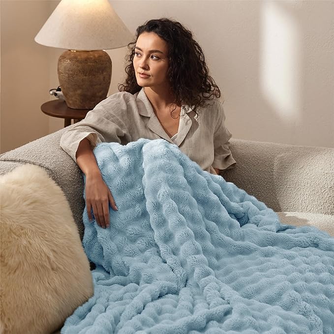 Bedsure 3D Fleece Bubble Blanket for Couch - GentleSoft Blue Twin Blanket for Sofa Bed Room Decor - Luxury Soft Cozy Gifts for Kids Girls, Lightweight, All Seasons, Light Blue, 60"×80"